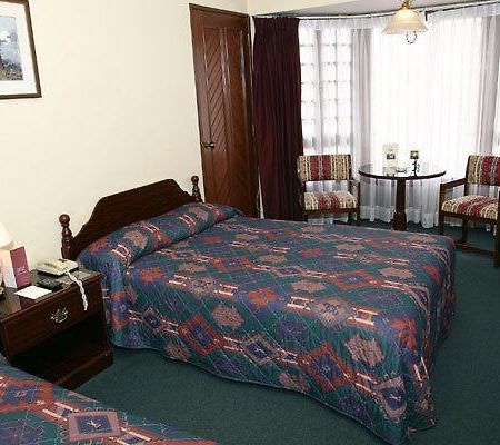 Hotel Portales Cochabamba Zimmer foto