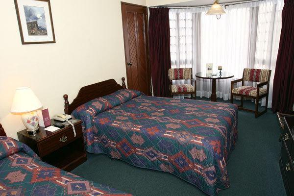 Hotel Portales Cochabamba Zimmer foto